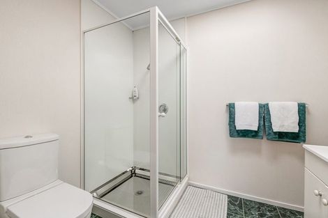 Photo of property in 9 Thornbill Rise, Unsworth Heights, Auckland, 0632