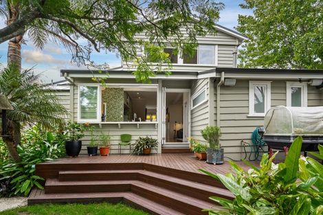 Photo of property in 1/9a Regent Street, Devonport, Auckland, 0624