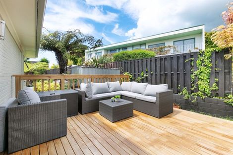 Photo of property in 1/11 Charles Dickens Drive, Mellons Bay, Auckland, 2014