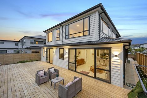 Photo of property in 10 Kina Place, Long Bay, Auckland, 0630