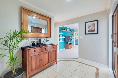 Photo of property in 11 South Kensington Way, Henderson, Auckland, 0612