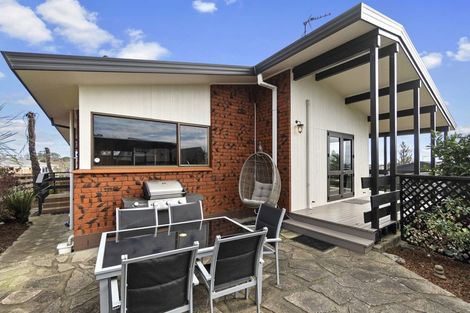 Photo of property in 39 Russleigh Drive, Dinsdale, Hamilton, 3204