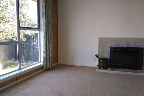 Photo of property in 16 Camelot Street, Ilam, Christchurch, 8041