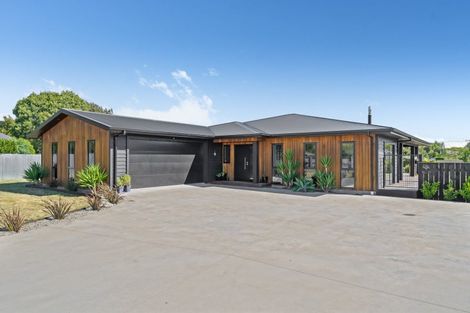 Photo of property in High Street South, Carterton, 5713