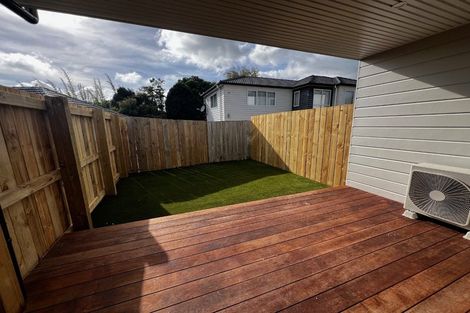 Photo of property in 3/21 Divich Avenue, Te Atatu South, Auckland, 0610