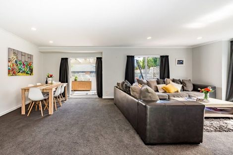 Photo of property in 32 Guildford Drive, Paraparaumu, 5032