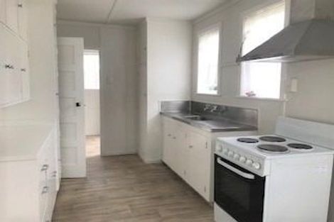 Photo of property in 1/3 Fruitvale Road, New Lynn, Auckland, 0600