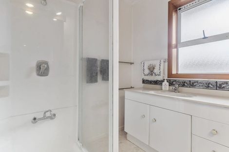 Photo of property in 26 Tamaki Bay Drive, Pakuranga, Auckland, 2010