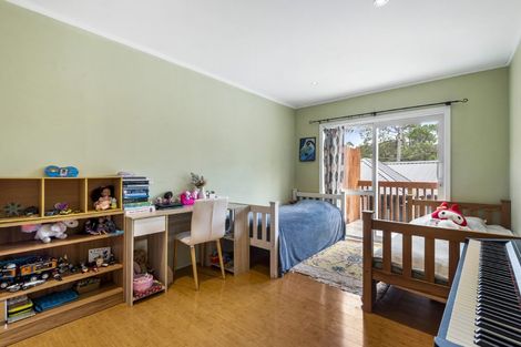 Photo of property in 5 Saddleback Rise, Murrays Bay, Auckland, 0630