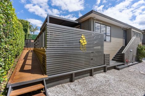 Photo of property in 2/36 Browns Bay Road, Rothesay Bay, Auckland, 0630