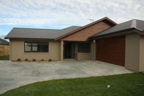 Photo of property in 5 Dryden Court, Kelvin Grove, Palmerston North, 4414
