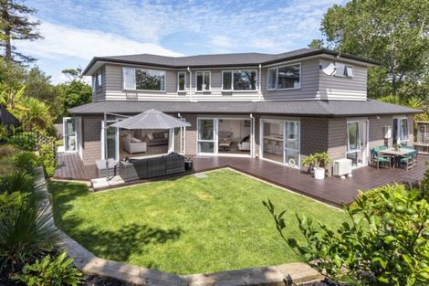 Photo of property in 70 Beach Road, Mellons Bay, Auckland, 2014