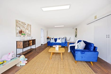 Photo of property in 5 Vintage Drive, Henderson, Auckland, 0612