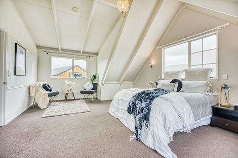 Photo of property in 11 Sunny Crescent, Huapai, Kumeu, 0810