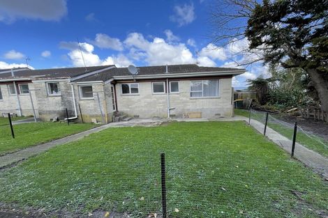 Photo of property in 2/30 Mcleod Road, Henderson, Auckland, 0612