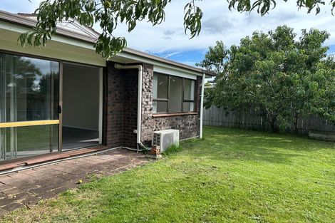 Photo of property in 1/2 Walter Strevens Drive, Conifer Grove, Takanini, 2112