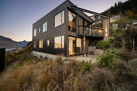 Photo of property in 5 Lancewood Lane, Queenstown, 9300