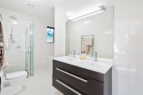 Photo of property in 19b Kowhai Road, Wainui, Silverdale, 0992