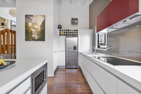 Photo of property in 2/24 Colonial Road, Birkenhead, Auckland, 0626