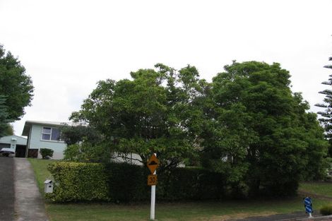 Photo of property in 74 Lauderdale Road, Birkdale, Auckland, 0626