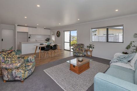 Photo of property in 13 Olney Court, One Tree Point, 0118