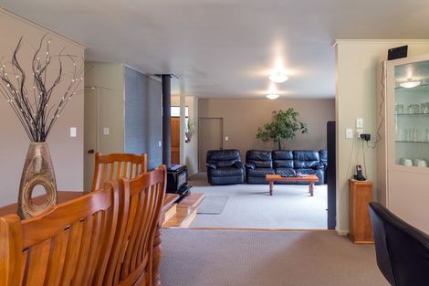 Photo of property in 60 Aquarius Drive, Kawaha Point, Rotorua, 3010