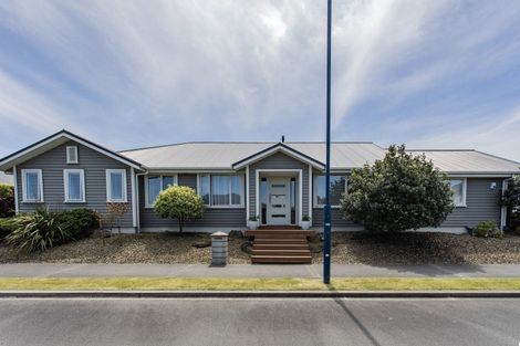 Photo of property in 10 Kuta Street, Pegasus, 7612