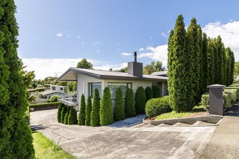 Photo of property in 9 Busby Hill, Havelock North, 4130