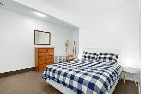 Photo of property in 37 Sunrise Boulevard, Tawa, Wellington, 5028