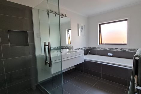 Photo of property in 23 Beaufort Place, Flagstaff, Hamilton, 3210