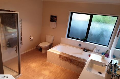 Photo of property in 6a Rose Leigh Drive, Cambridge, 3434