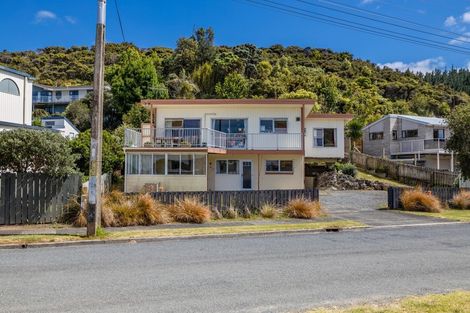 Photo of property in 35 Te Maika Road, Ngunguru, Whangarei, 0173