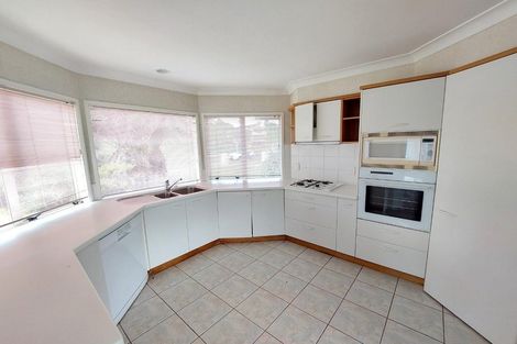 Photo of property in 11 Santa Ana Drive, Shamrock Park, Auckland, 2016