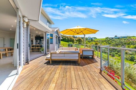 Photo of property in 64 Balboa Drive, Matakatia, Whangaparaoa, 0930