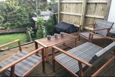 Photo of property in 111 Pupuke Road, Northcote, Auckland, 0627
