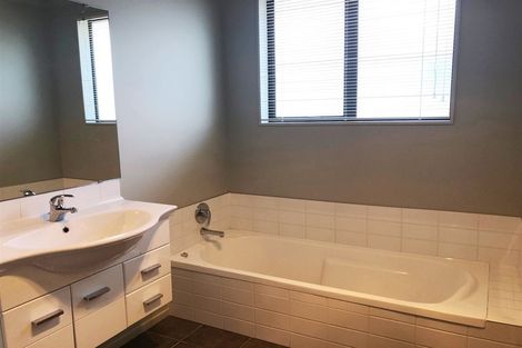 Photo of property in 20 Marengo Parkway, Takanini, 2112