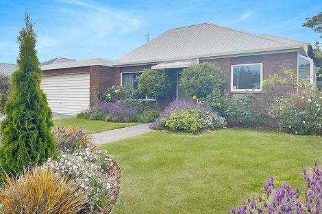 Photo of property in 70 Apsley Drive, Avonhead, Christchurch, 8042