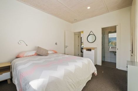 Photo of property in 10 Birchdale Place, Glenorchy, 9372