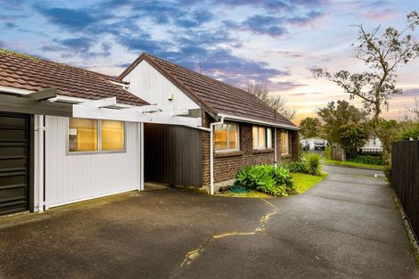 Photo of property in 1/30 Takapu Street, Henderson, Auckland, 0612