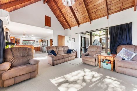 Photo of property in 102 Marina View Drive, West Harbour, Auckland, 0618