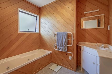 Photo of property in 2 Summer Lane, Tairua, 3508