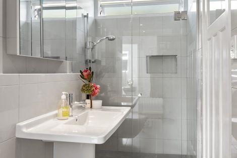 Photo of property in 28 Regina Street, Westmere, Auckland, 1022