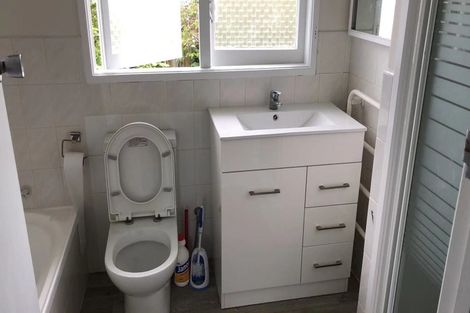 Photo of property in 6 Eban Avenue, Hillcrest, Auckland, 0627