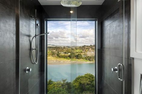 Photo of property in 25a Pohutukawa Avenue, Shelly Park, Auckland, 2014