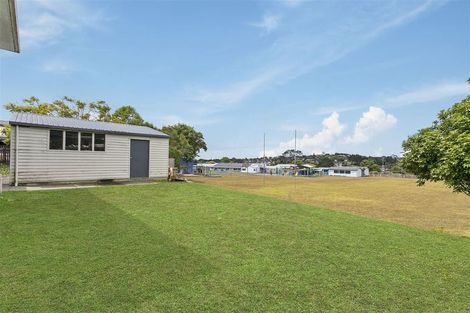 Photo of property in 7 Hueglow Rise, West Harbour, Auckland, 0618