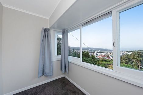 Photo of property in 118 Kelburn Parade, Kelburn, Wellington, 6012