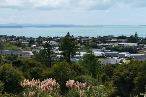 Photo of property in 125 Wade River Road, Stanmore Bay, Whangaparaoa, 0932