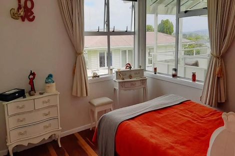 Photo of property in 16 Carole Crescent, Pakuranga, Auckland, 2010