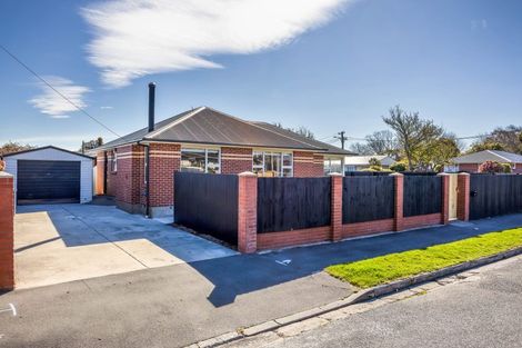 Photo of property in 1/5a Rossiter Avenue, Redwood, Christchurch, 8051