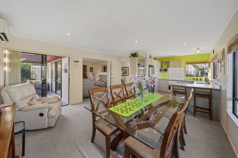 Photo of property in 98 Parnell Heights, Kelvin Grove, Palmerston North, 4414